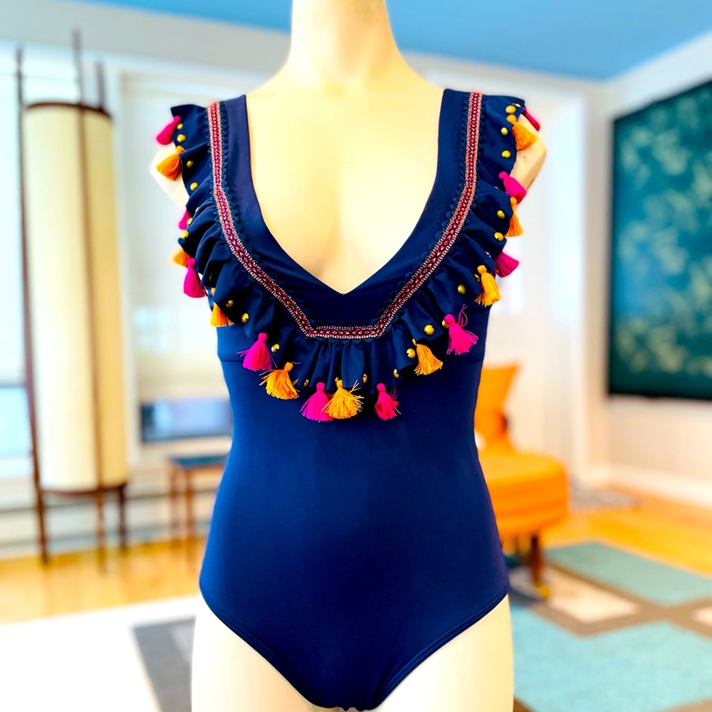 ONDADEMAR beautiful one piece swimsuit. NWOT, very sexy and flattering. Sz XSM